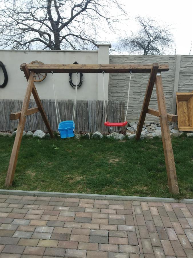 Apartman Blizko Brna S Dobovymi Dekoracemi Daire Melcany Dış mekan fotoğraf